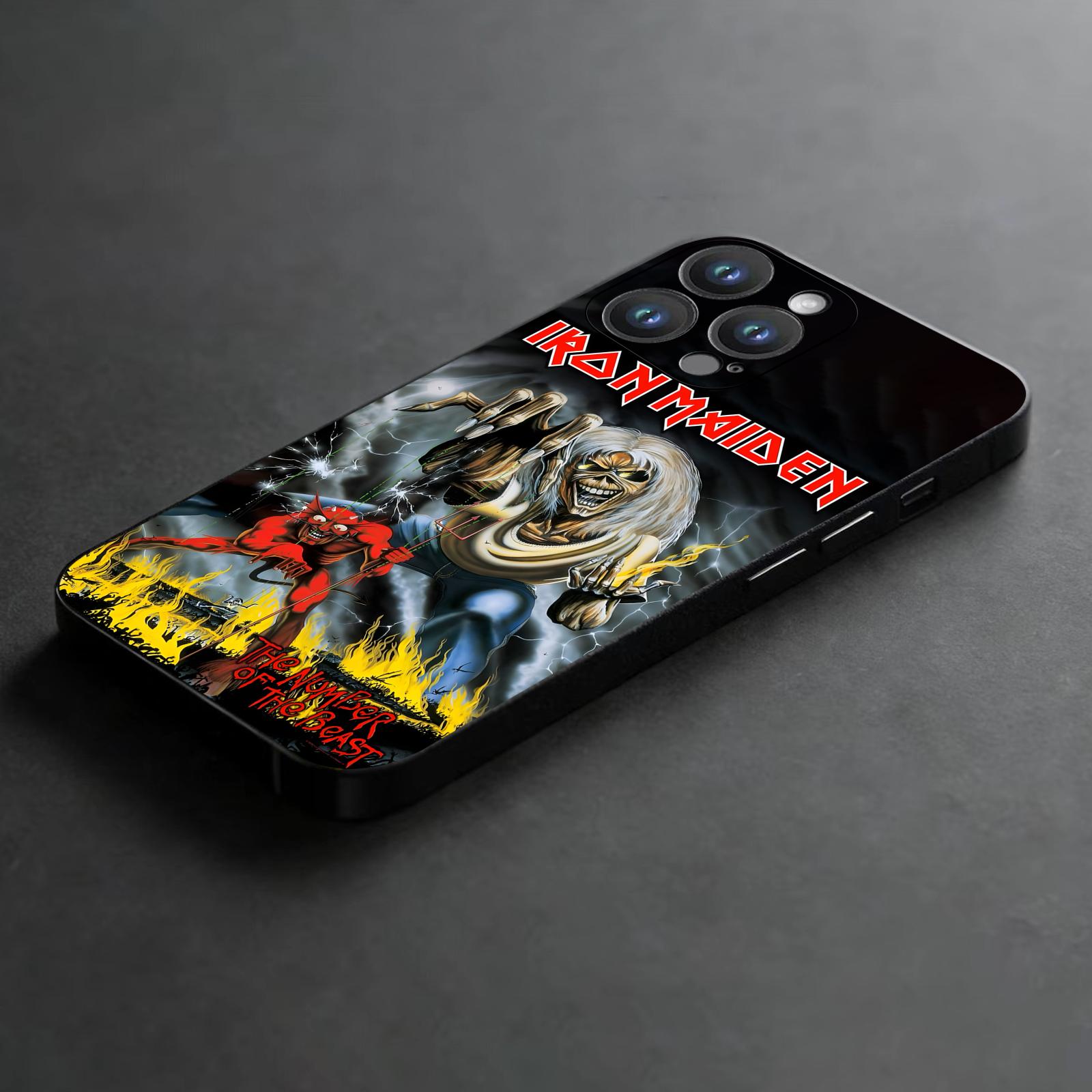 R-Run-To-The-H-Hills-Iron-M-Ma - Phone Cases H&M recensie en prijs