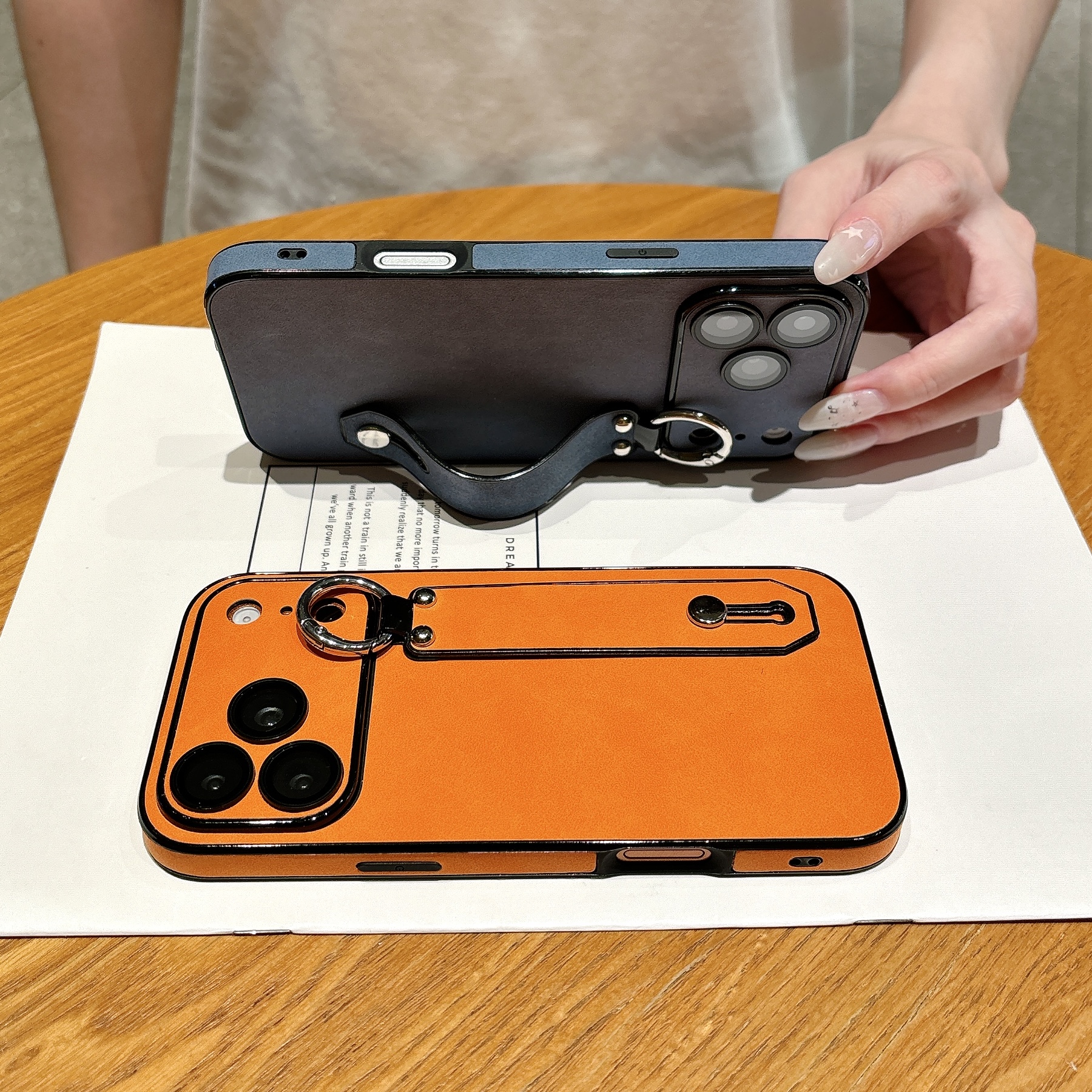 Suede Leather Wrist Strap Hold - Phone Cases Iphone 16 Pro recensie en prijs